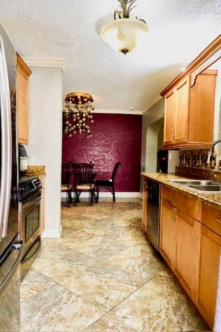 2611 NW 27th Street, Oakland Park, FL 33311