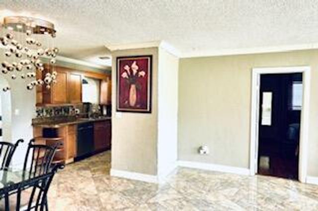 2611 NW 27th Street, Oakland Park, FL 33311