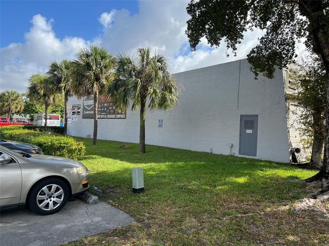 1357 NW 88th Ave, Doral, FL 33172