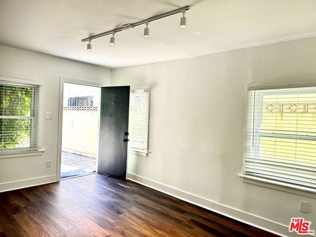 5724 La Mirada Avenue, Los Angeles, CA 90038
