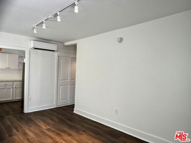5724 La Mirada Avenue, Los Angeles, CA 90038