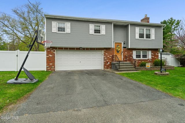 812 Mann Avenue, Rensselaer, NY 12144
