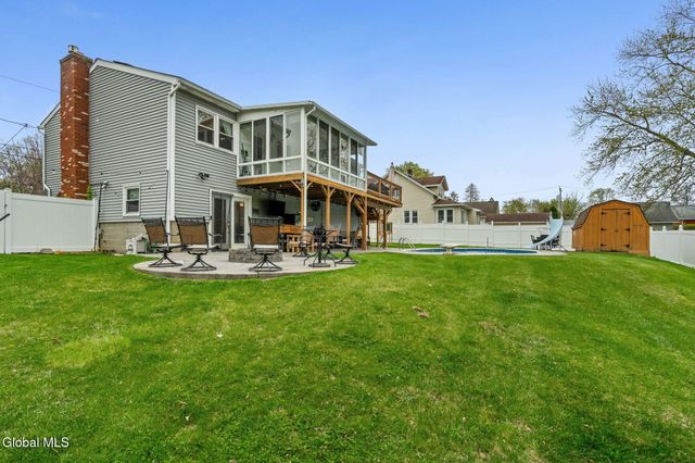812 Mann Avenue, Rensselaer, NY 12144