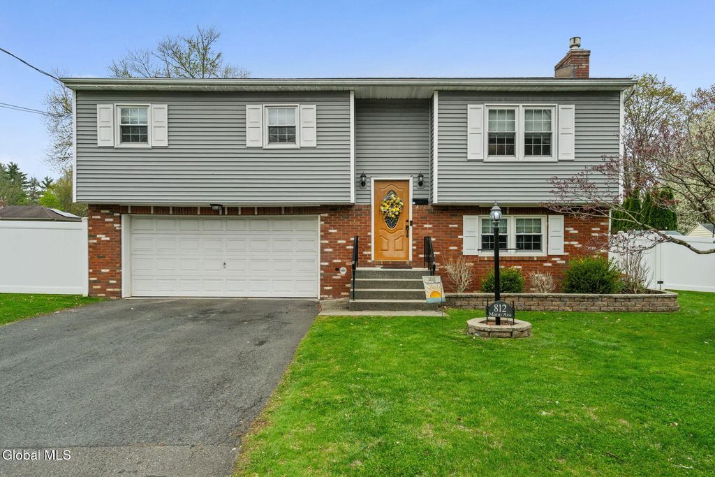 812 Mann Avenue, Rensselaer, NY 12144