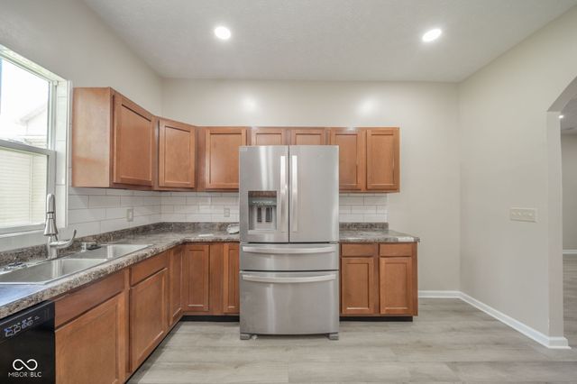 41 W Warrick Street, Knightstown, IN 46148