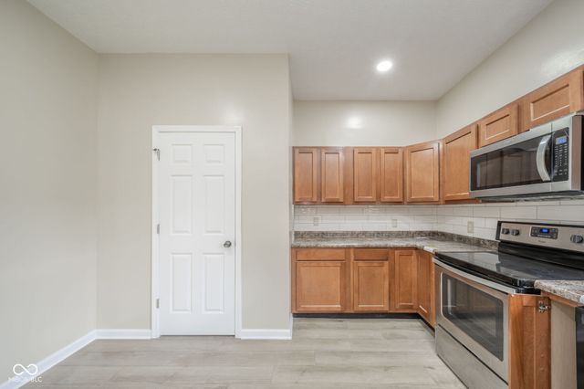 41 W Warrick Street, Knightstown, IN 46148