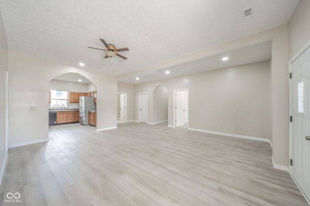 41 W Warrick Street, Knightstown, IN 46148