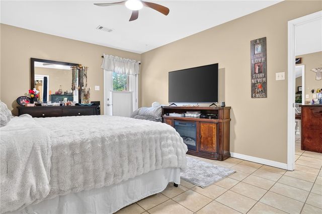 328 Treeline Circle, Russellville, AR 72802