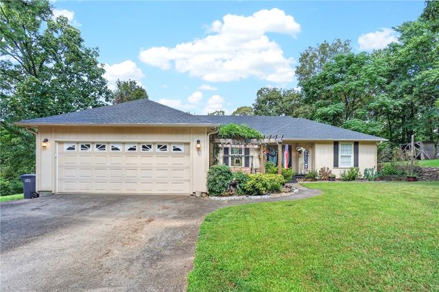 328 Treeline Circle, Russellville, AR 72802