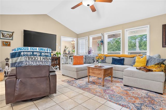 328 Treeline Circle, Russellville, AR 72802