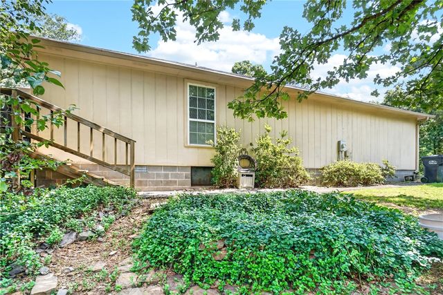 328 Treeline Circle, Russellville, AR 72802
