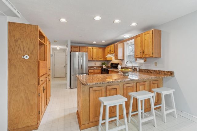 5 Rachel Court, Derry, NH 03038
