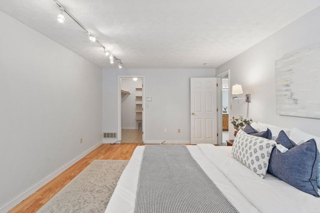 5 Rachel Court, Derry, NH 03038