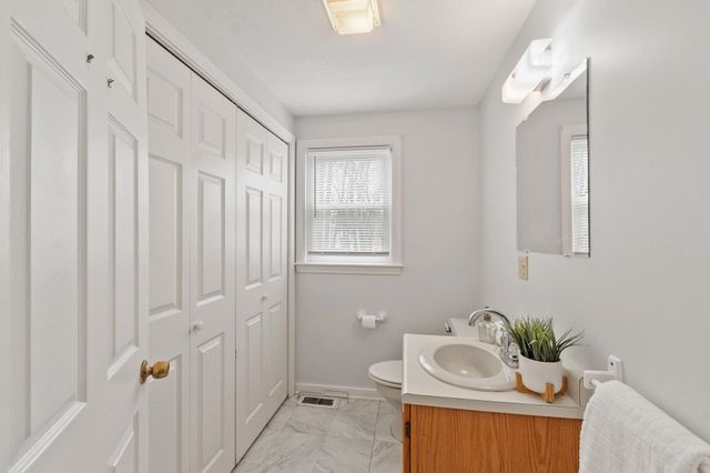 5 Rachel Court, Derry, NH 03038