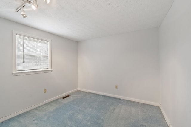 5 Rachel Court, Derry, NH 03038