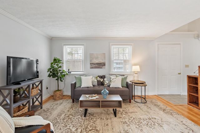 5 Rachel Court, Derry, NH 03038