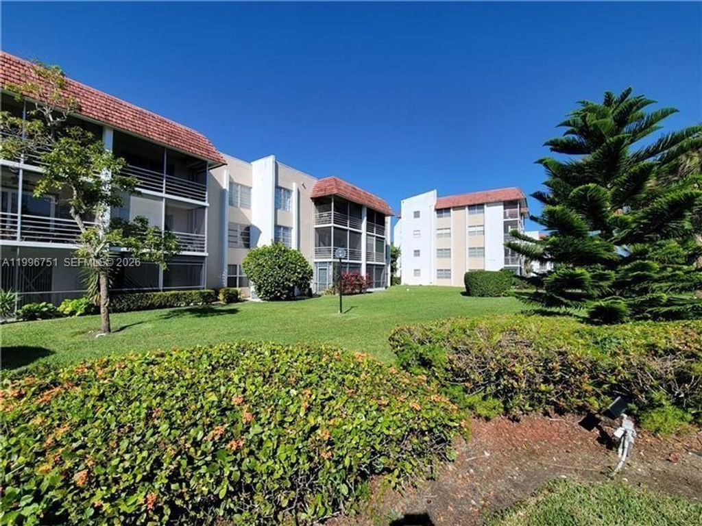 3774 Inverrary Blvd 206P, Lauderhill, FL 33319