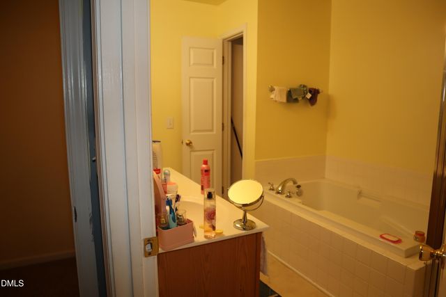 8640 Neuse Landing Lane 105, Raleigh, NC 27616