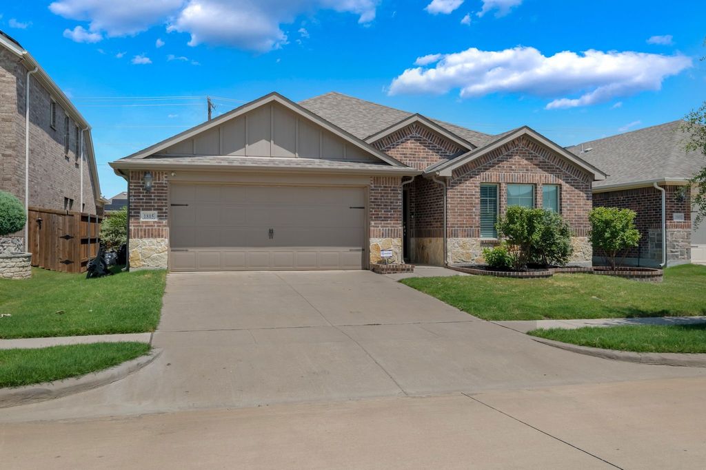 1805 Gold Mine Trail, Aubrey, TX 76227
