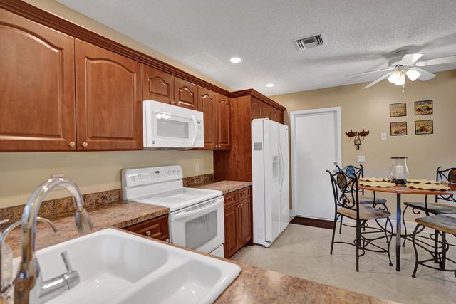 10474 Mateo Court, Boca Raton, FL 33498