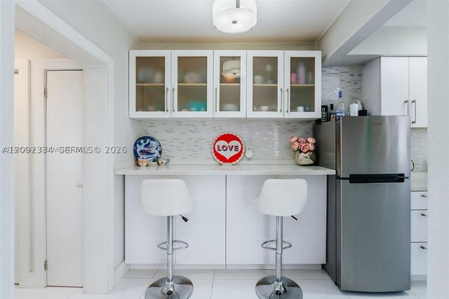 330 74th St 1, Miami Beach, FL 33141