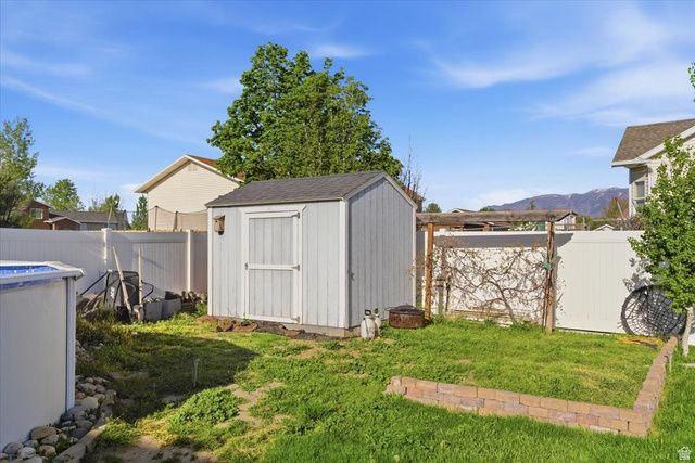 2185 S 2325 W, Syracuse, UT 84075