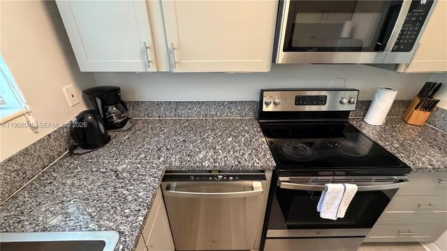 10004 E Bay Harbor Dr 10, Bay Harbor Islands, FL 33154