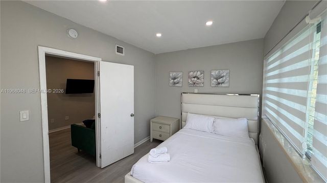 10004 E Bay Harbor Dr 10, Bay Harbor Islands, FL 33154