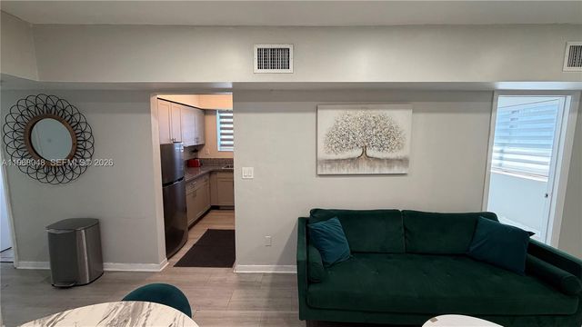 10004 E Bay Harbor Dr 10, Bay Harbor Islands, FL 33154