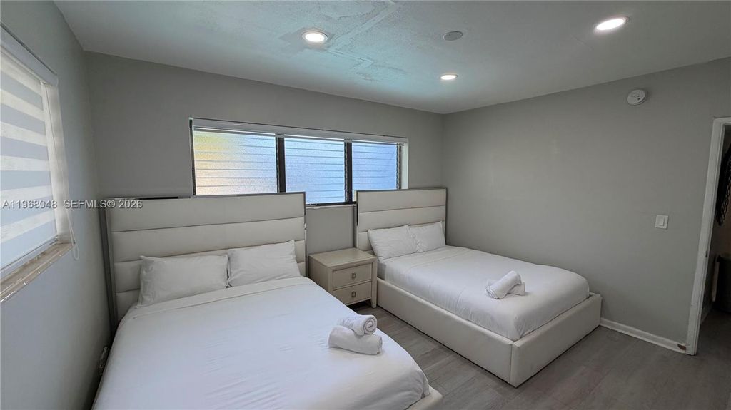 10004 E Bay Harbor Dr 10, Bay Harbor Islands, FL 33154