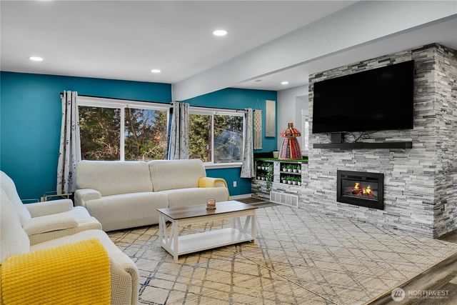 15836 43rd Avenue S, Tukwila, WA 98188
