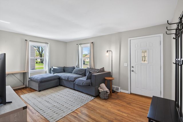 3341 Aquila Avenue S, Saint Louis Park, MN 55426