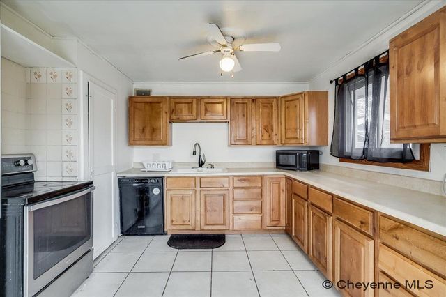 216 CRIBBON AVE, Cheyenne, WY 82007