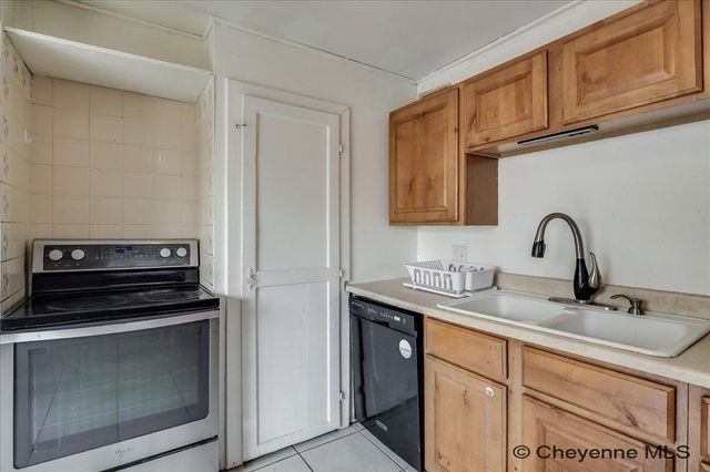 216 CRIBBON AVE, Cheyenne, WY 82007