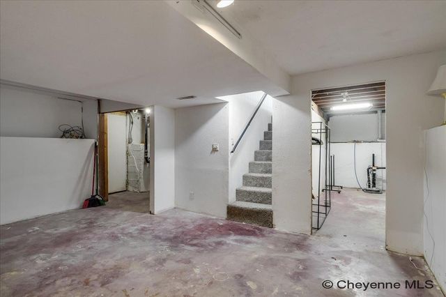 216 CRIBBON AVE, Cheyenne, WY 82007