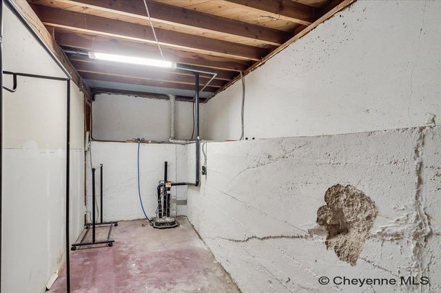 216 CRIBBON AVE, Cheyenne, WY 82007