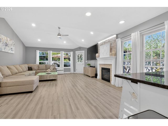 797 Nw WALLULA Ave, Gresham, OR 97030