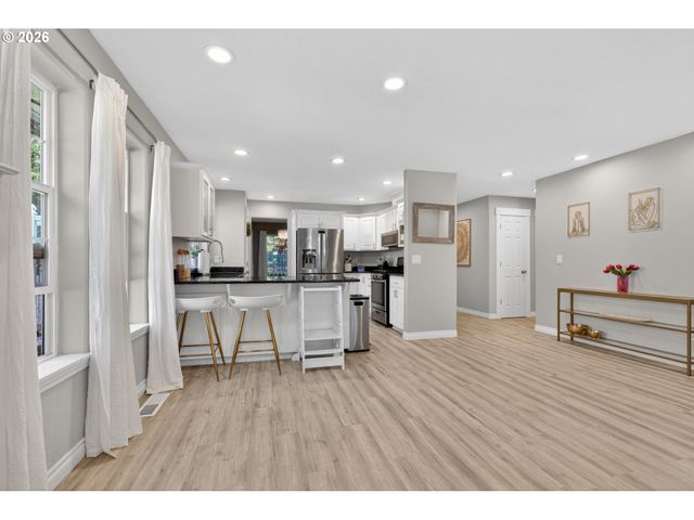 797 Nw WALLULA Ave, Gresham, OR 97030