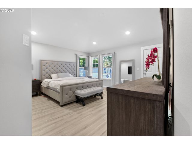 797 Nw WALLULA Ave, Gresham, OR 97030