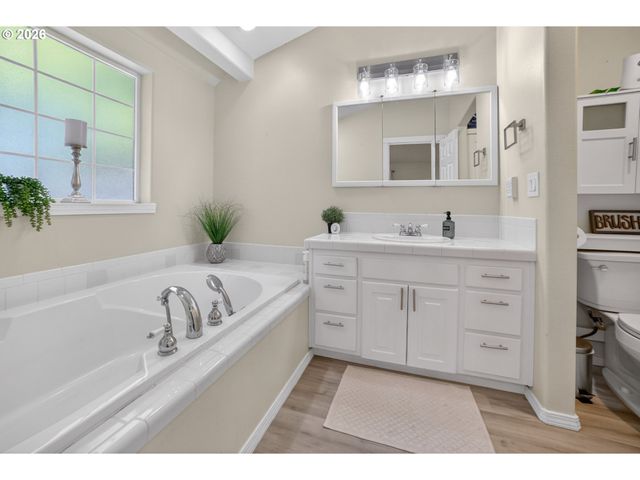 797 Nw WALLULA Ave, Gresham, OR 97030