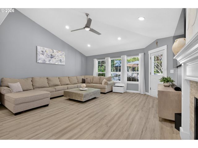 797 Nw WALLULA Ave, Gresham, OR 97030