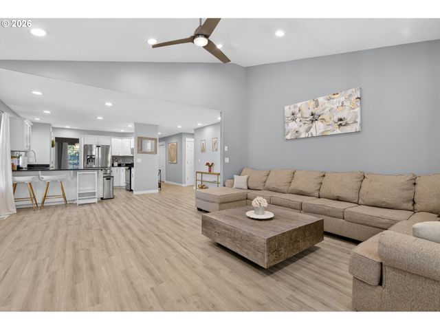 797 Nw WALLULA Ave, Gresham, OR 97030