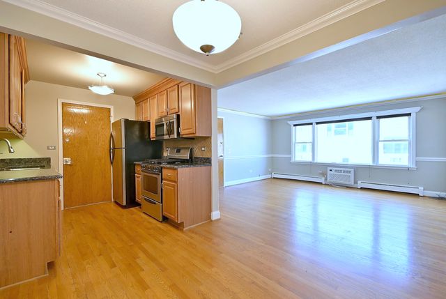 4932 N Leonard Drive 2A, Norridge, IL 60706