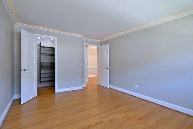 4932 N Leonard Drive 2A, Norridge, IL 60706