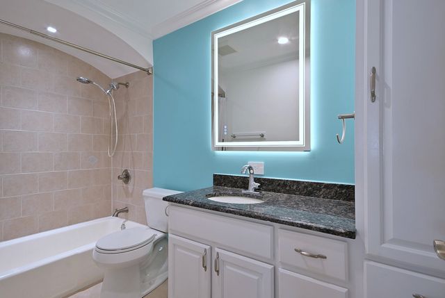 4932 N Leonard Drive 2A, Norridge, IL 60706