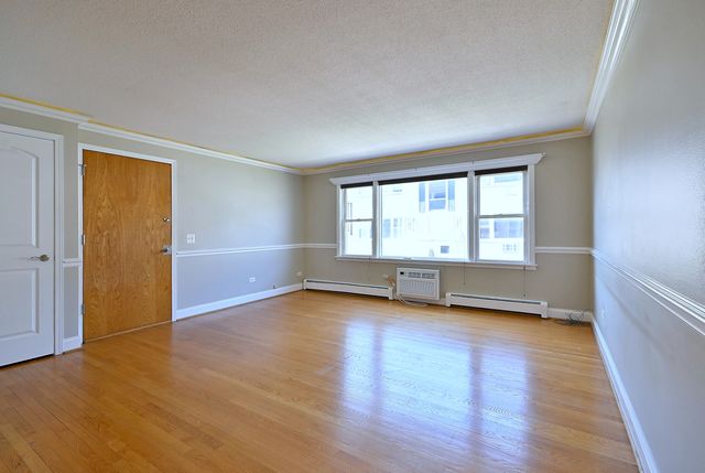 4932 N Leonard Drive 2A, Norridge, IL 60706