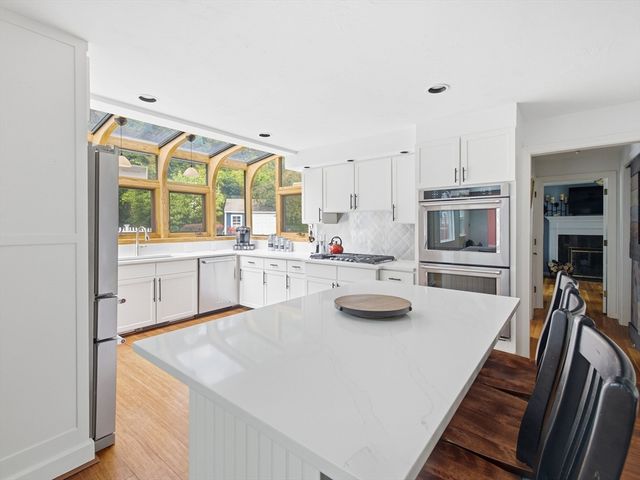 2 Foley Dr, Southborough, MA 01772