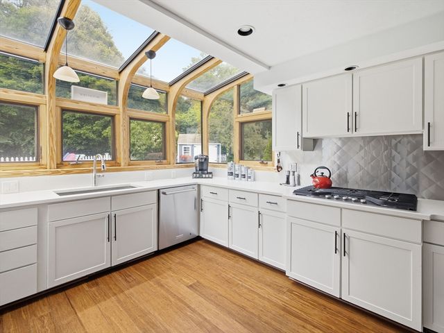 2 Foley Dr, Southborough, MA 01772