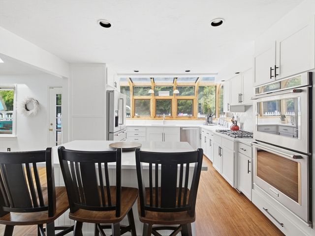 2 Foley Dr, Southborough, MA 01772