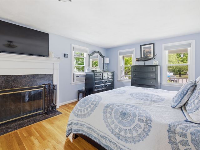 2 Foley Dr, Southborough, MA 01772